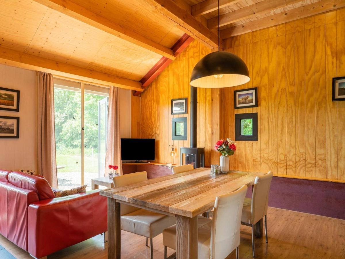 A Lovely Cottage On The Dwingelderveld Nature Park Beilen Exterior photo